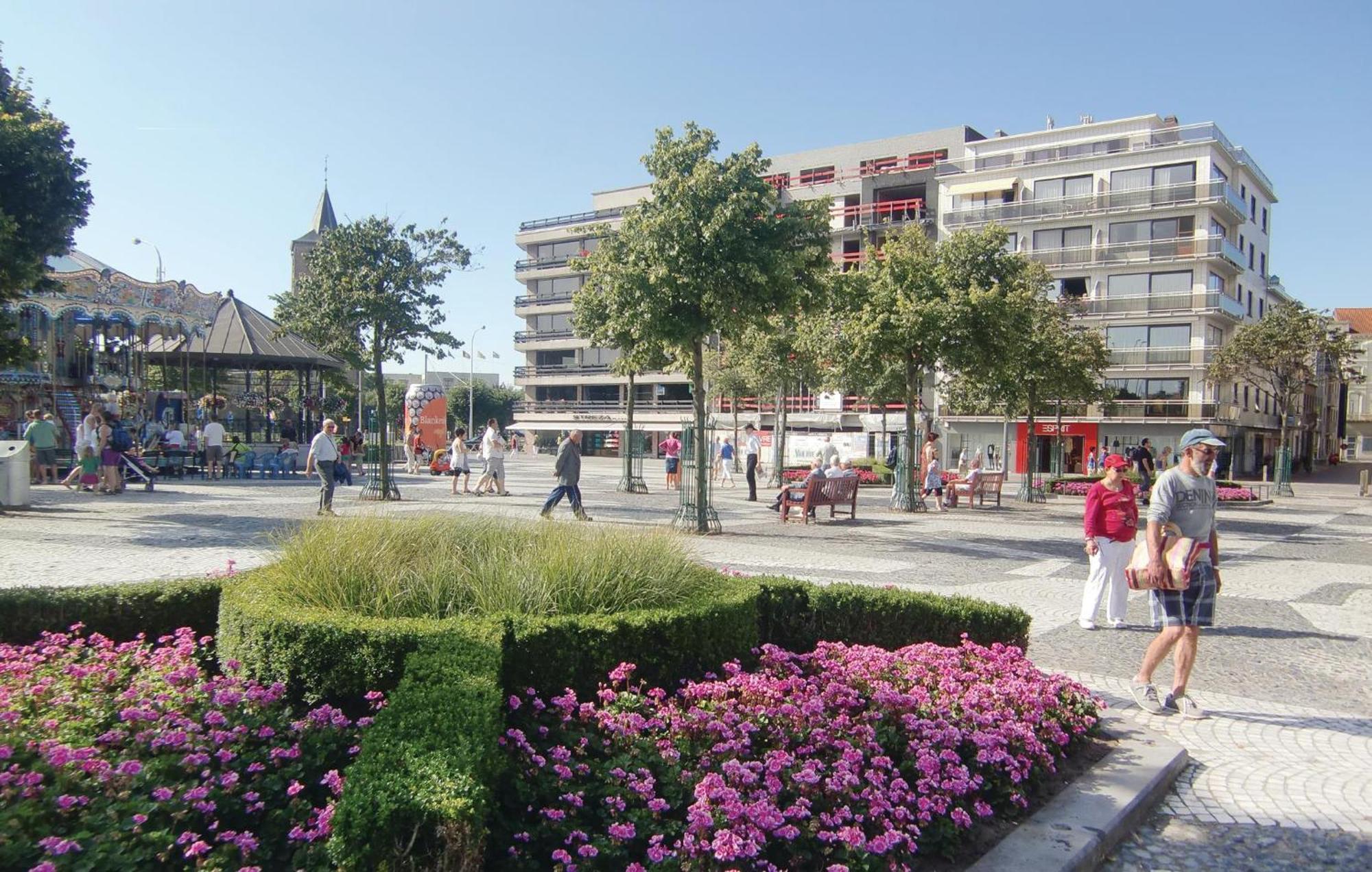 Lovely Apartment In Blankenberge With Wifi Экстерьер фото